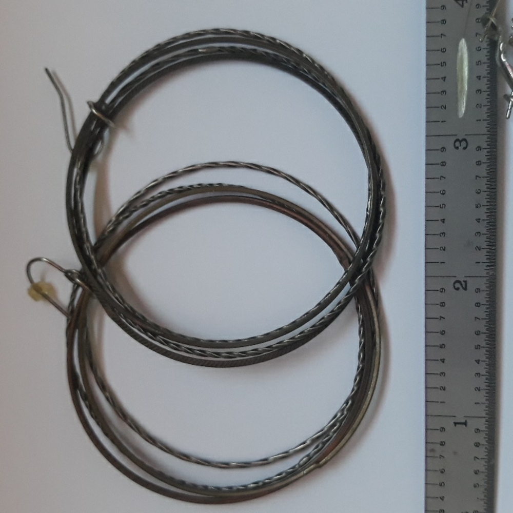 Hoop earrings bundle - Picture 2 of 6